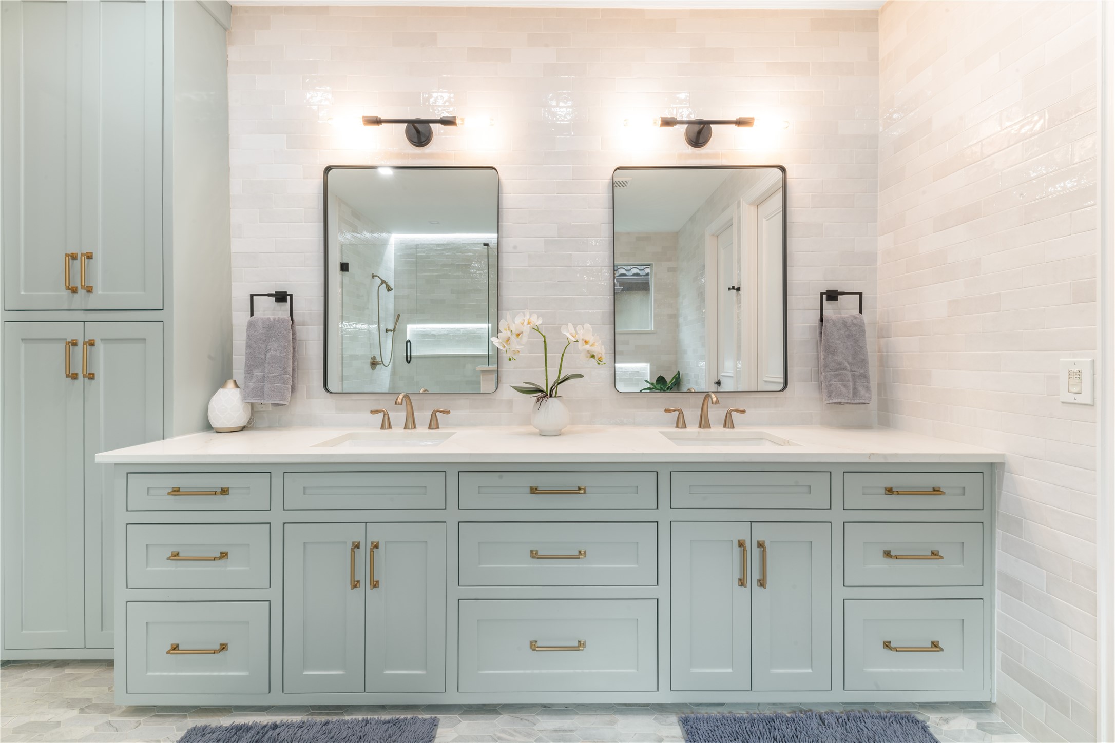 2716 Stanford Avenue