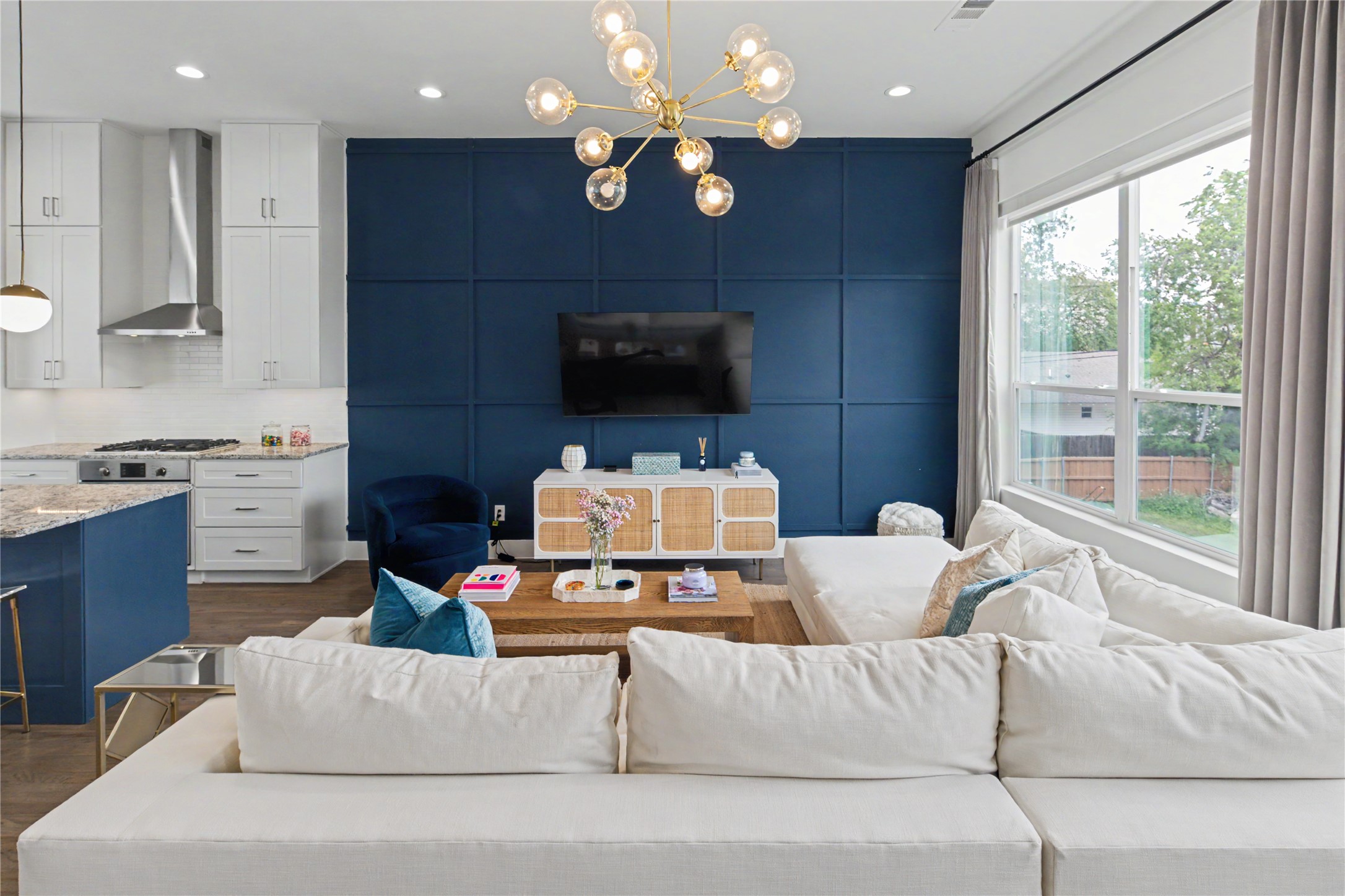 5811 Lindell Avenue 103