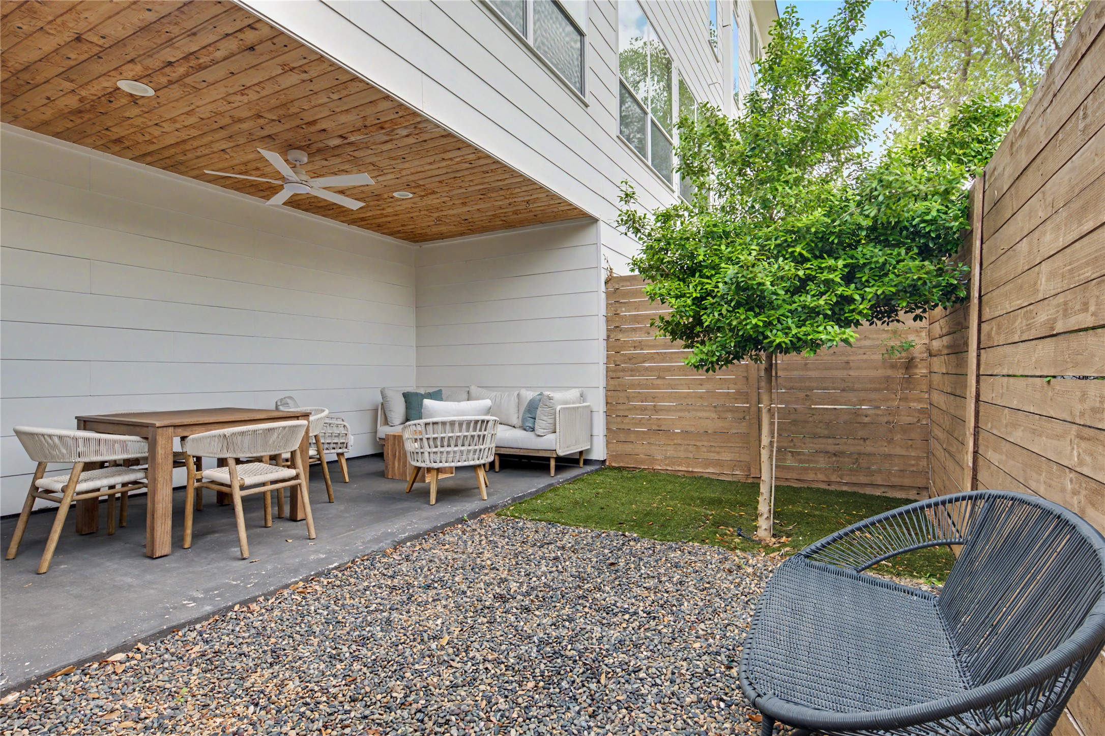 5811 Lindell Avenue 103