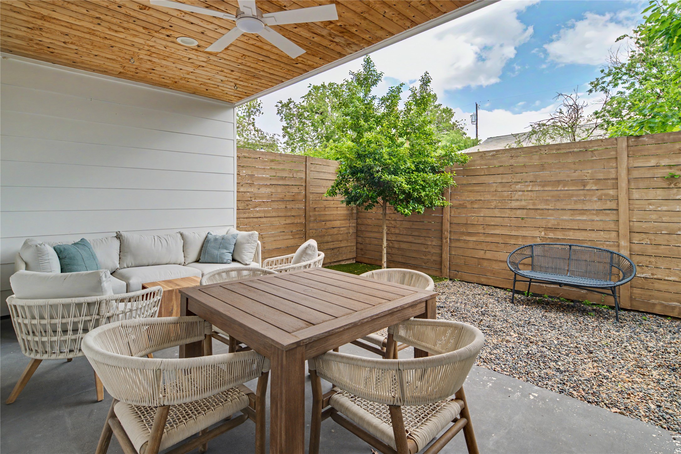 5811 Lindell Avenue 103