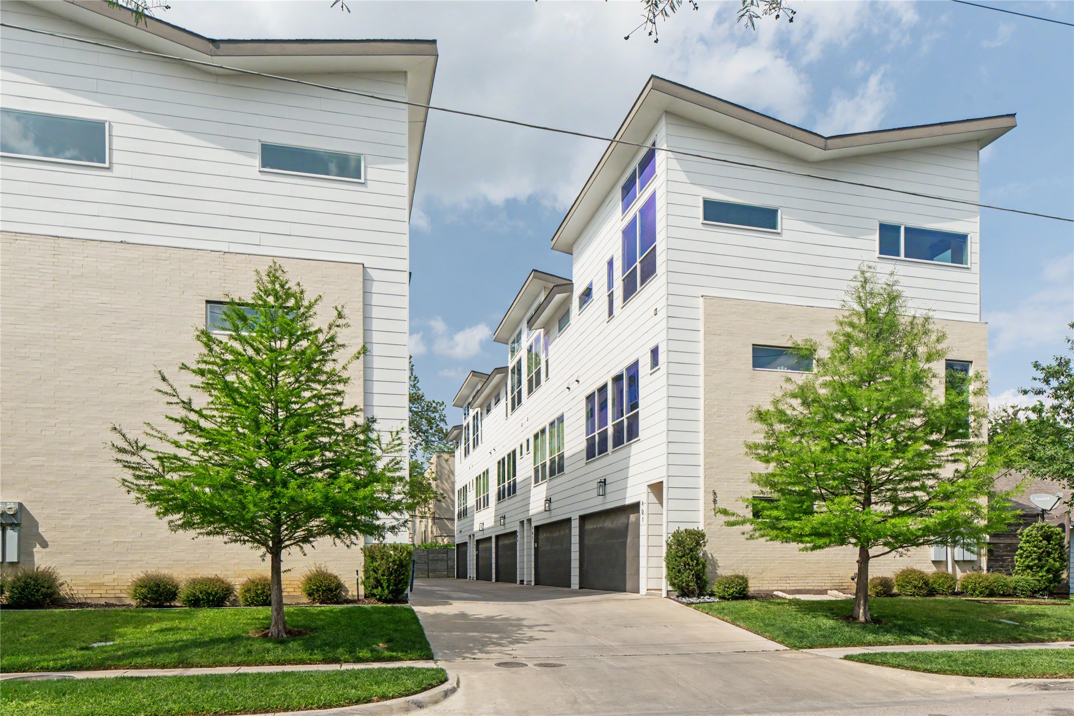 5811 Lindell Avenue 103