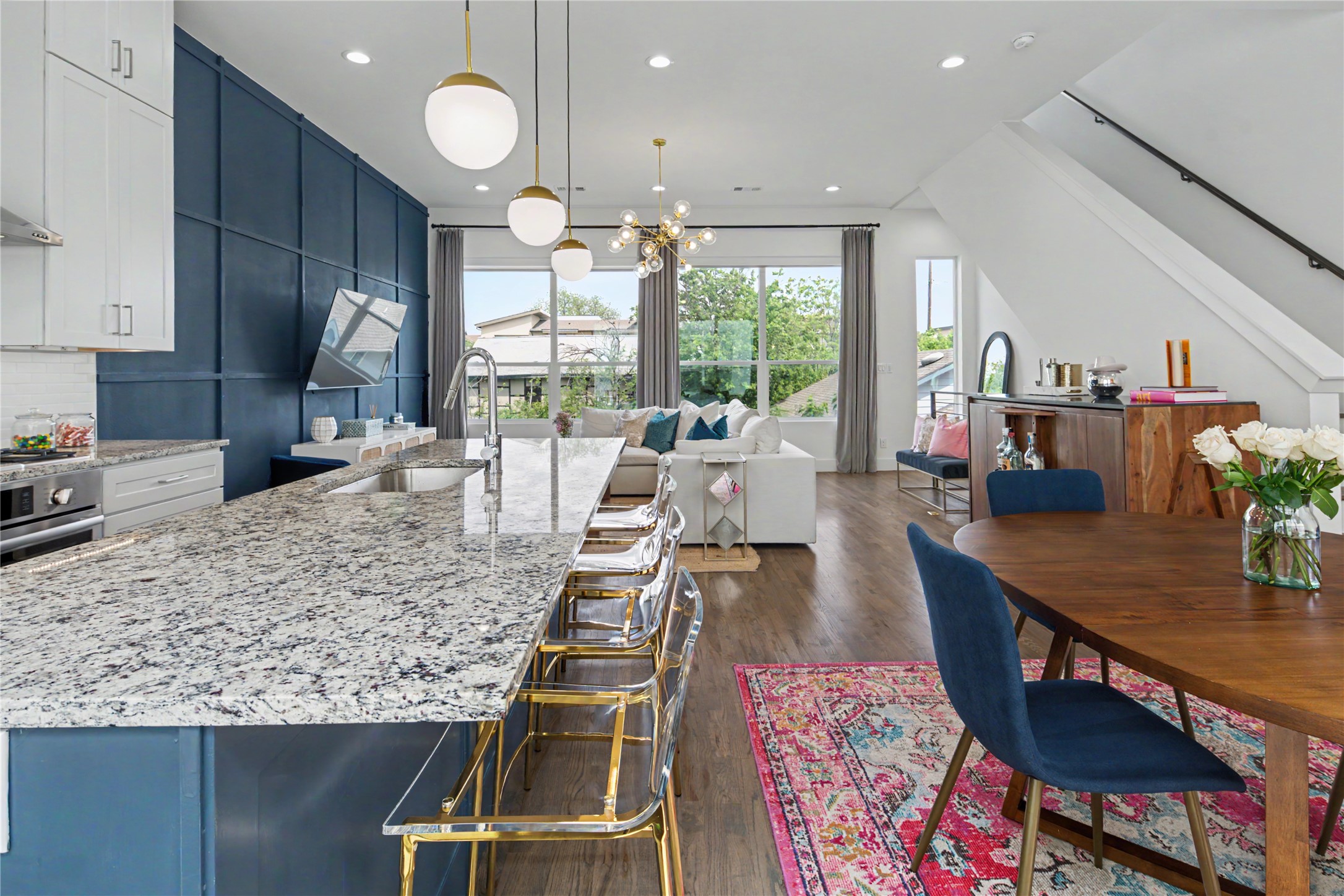 5811 Lindell Avenue 103