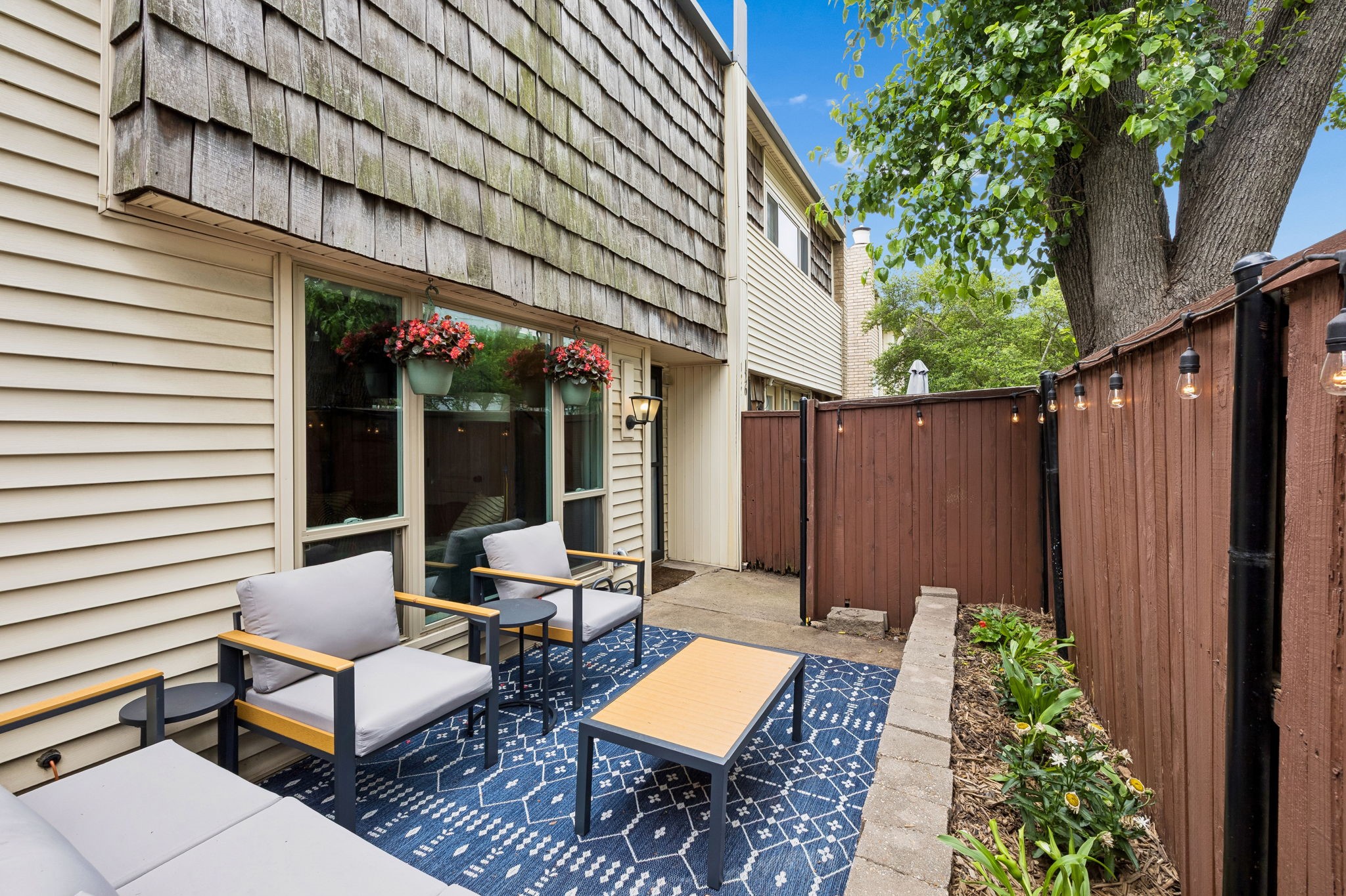 2702 Douglas Avenue 127