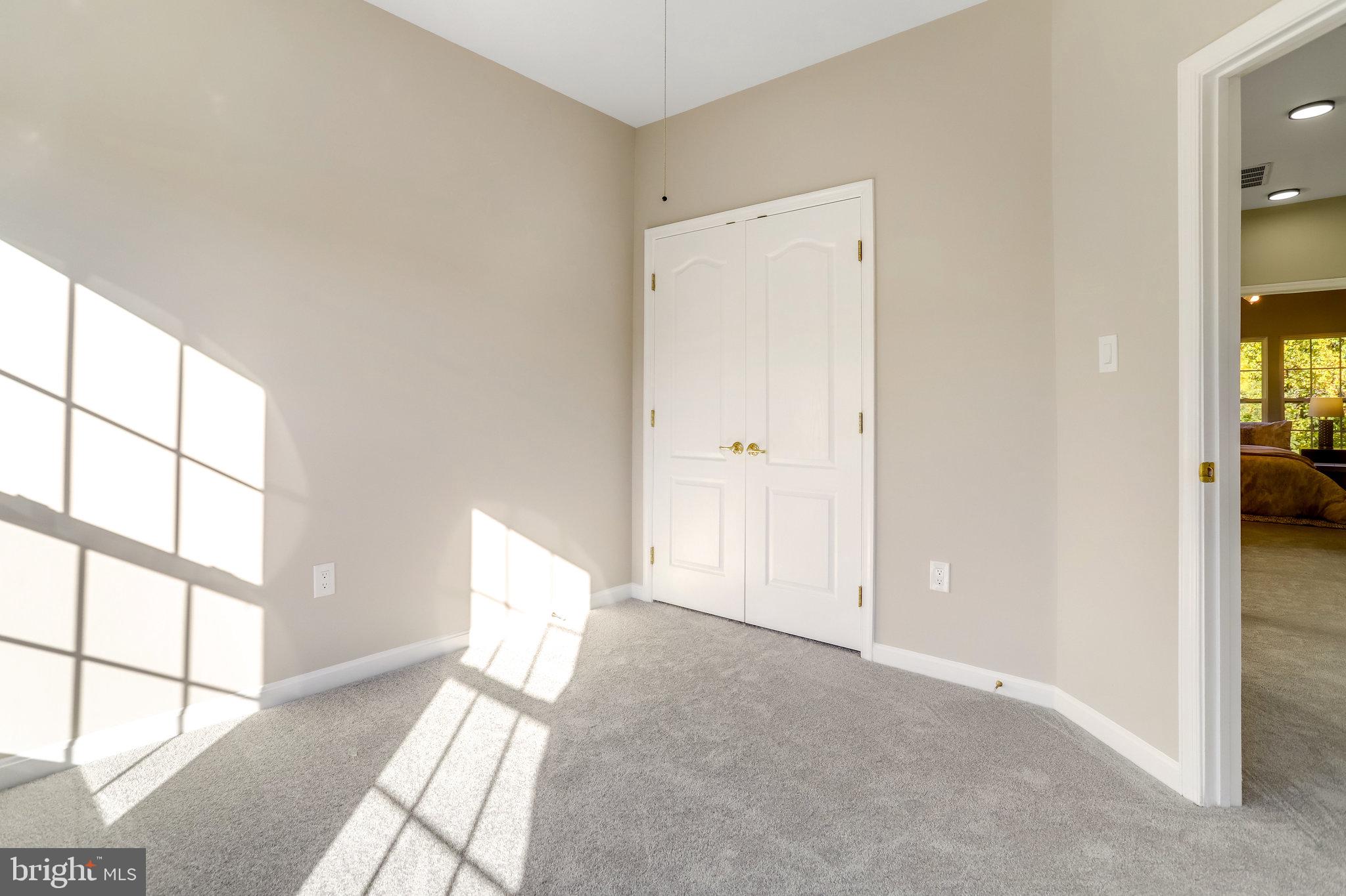 6448 Sutcliffe DRIVE