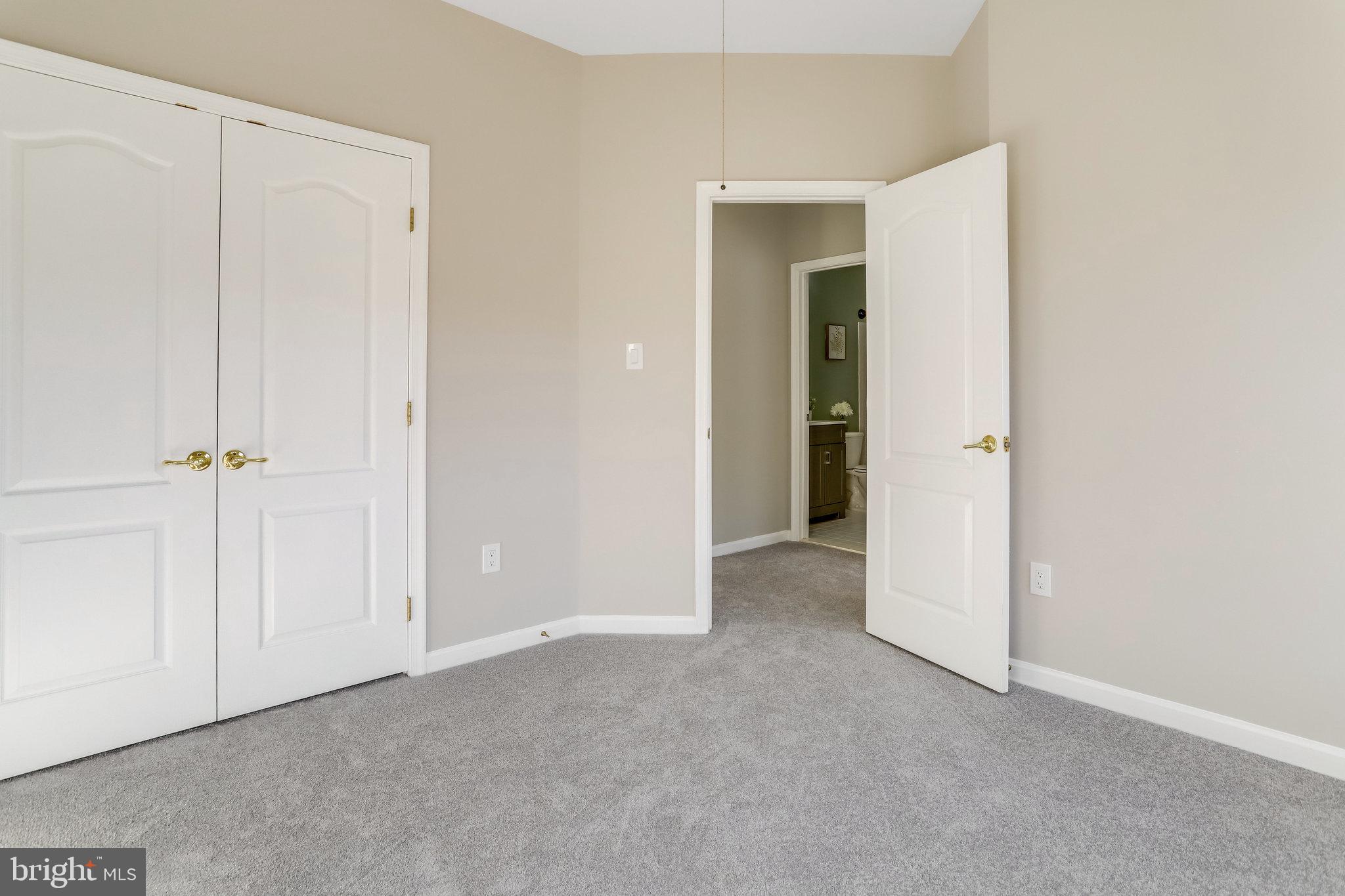 6448 Sutcliffe DRIVE