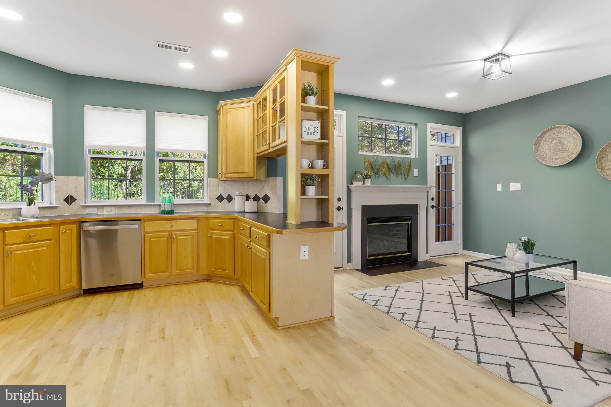 6448 Sutcliffe DRIVE