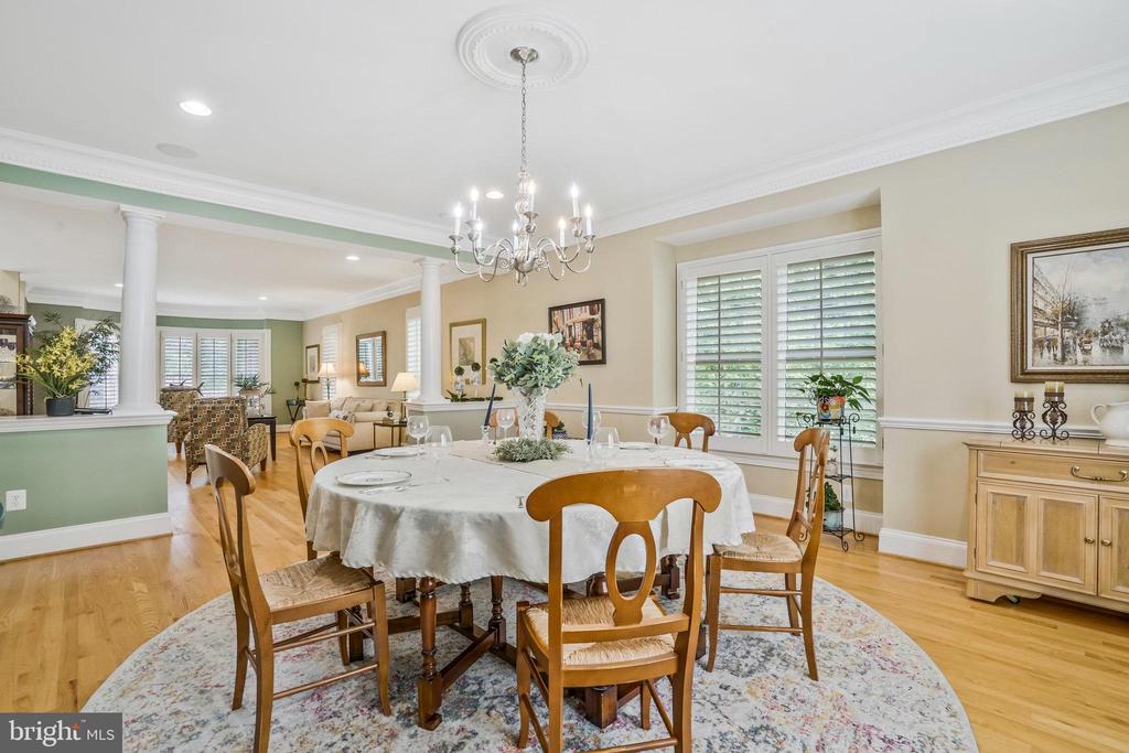 7511 Bulfinch Ct