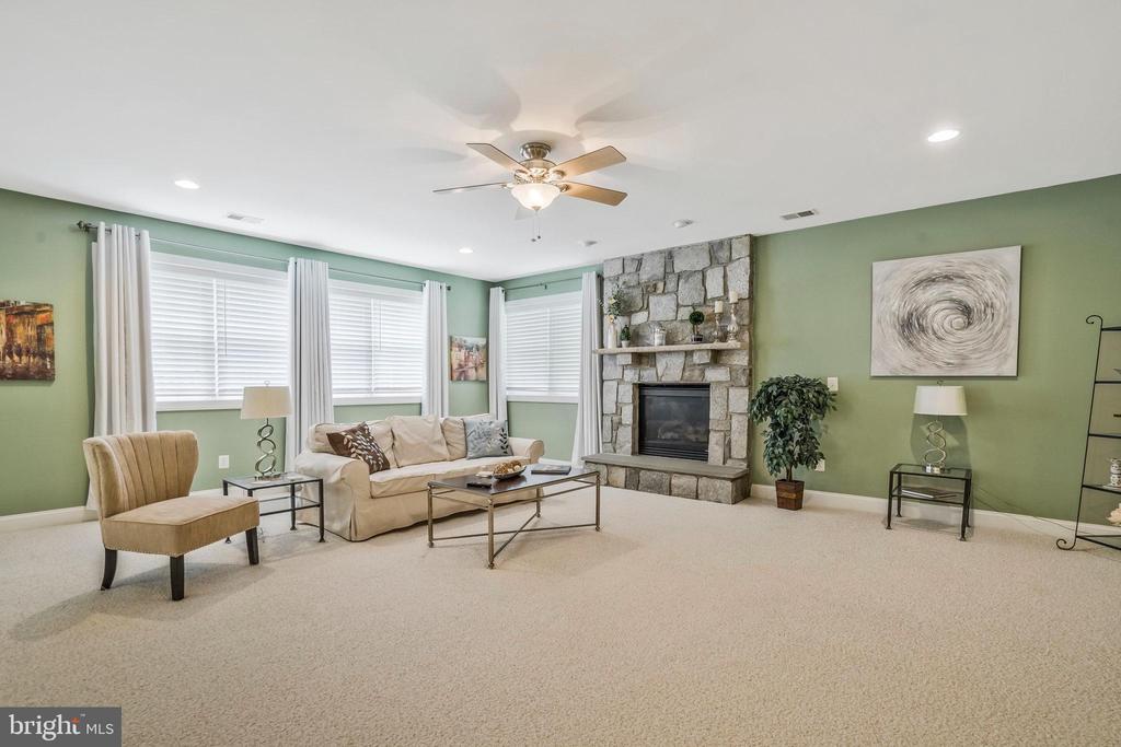 7511 Bulfinch Ct