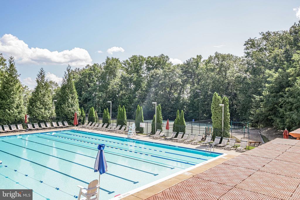 7511 Bulfinch Ct