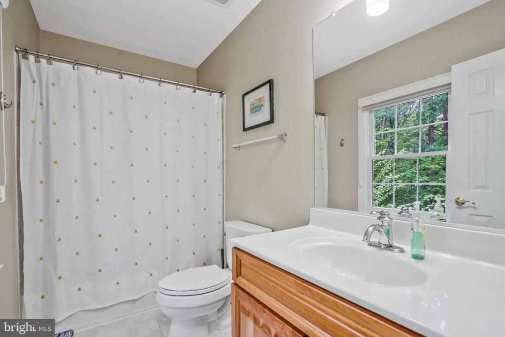 7511 Bulfinch Ct