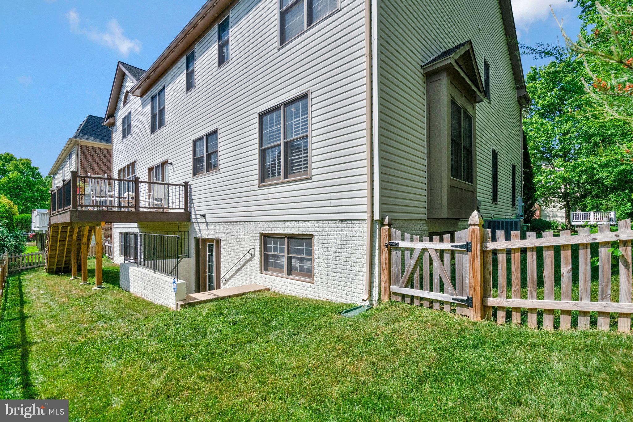 7511 Bulfinch Ct