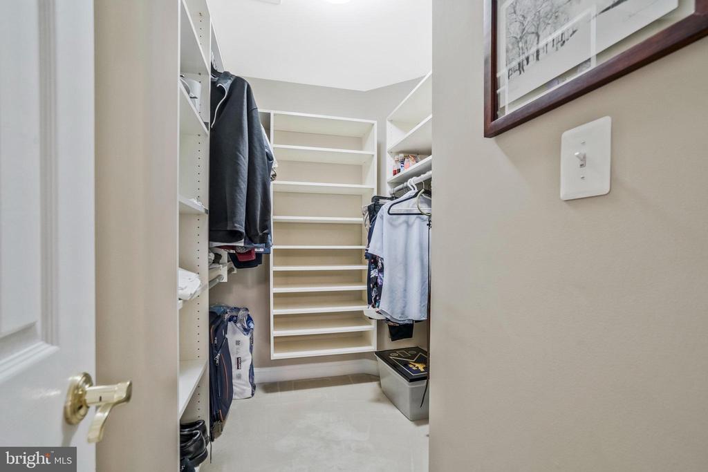 7511 Bulfinch Ct