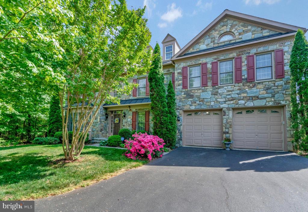 7511 Bulfinch Ct