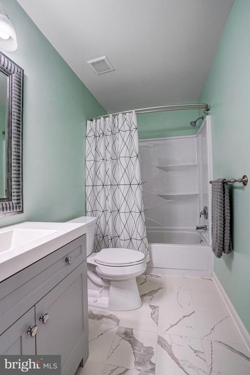 6552 Kelsey Point Cir