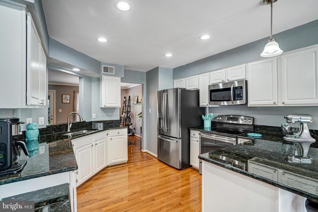 6552 Kelsey Point Cir