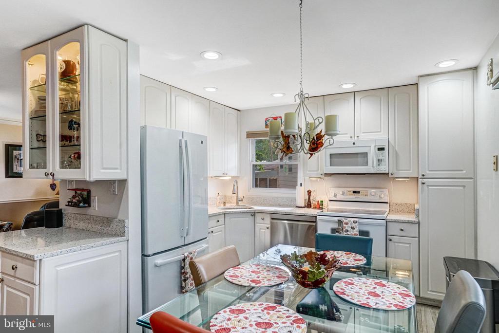 6109 LARKSPUR DRIVE