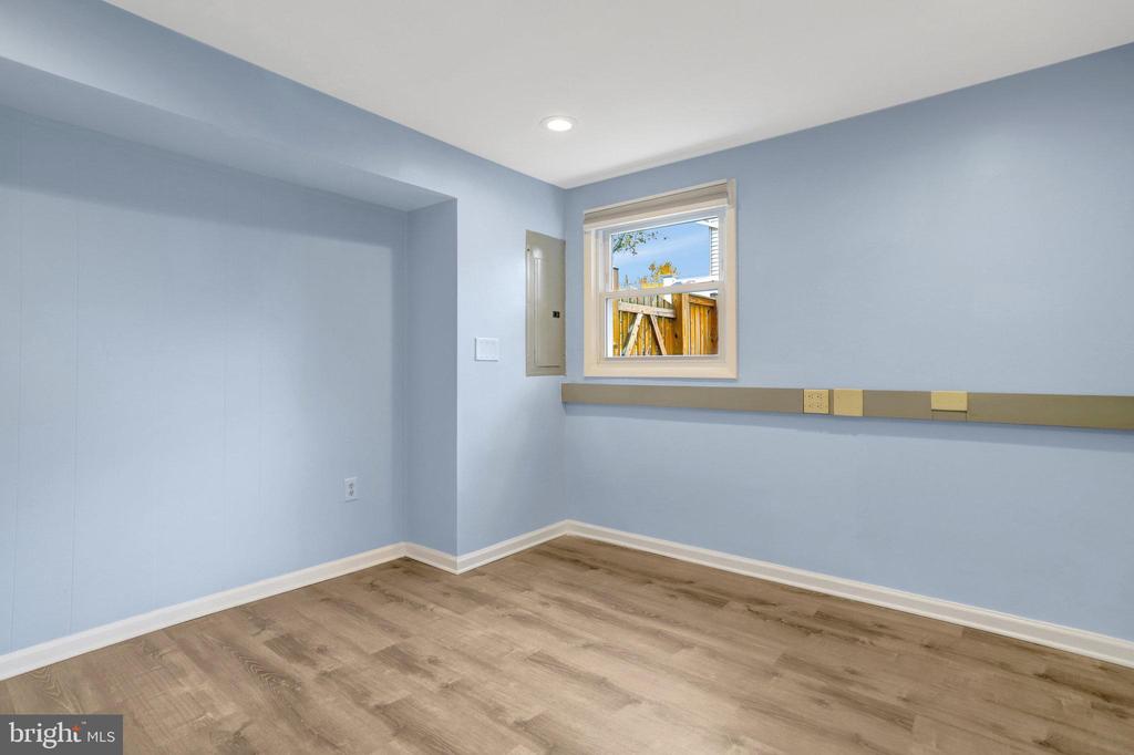 6109 LARKSPUR DRIVE