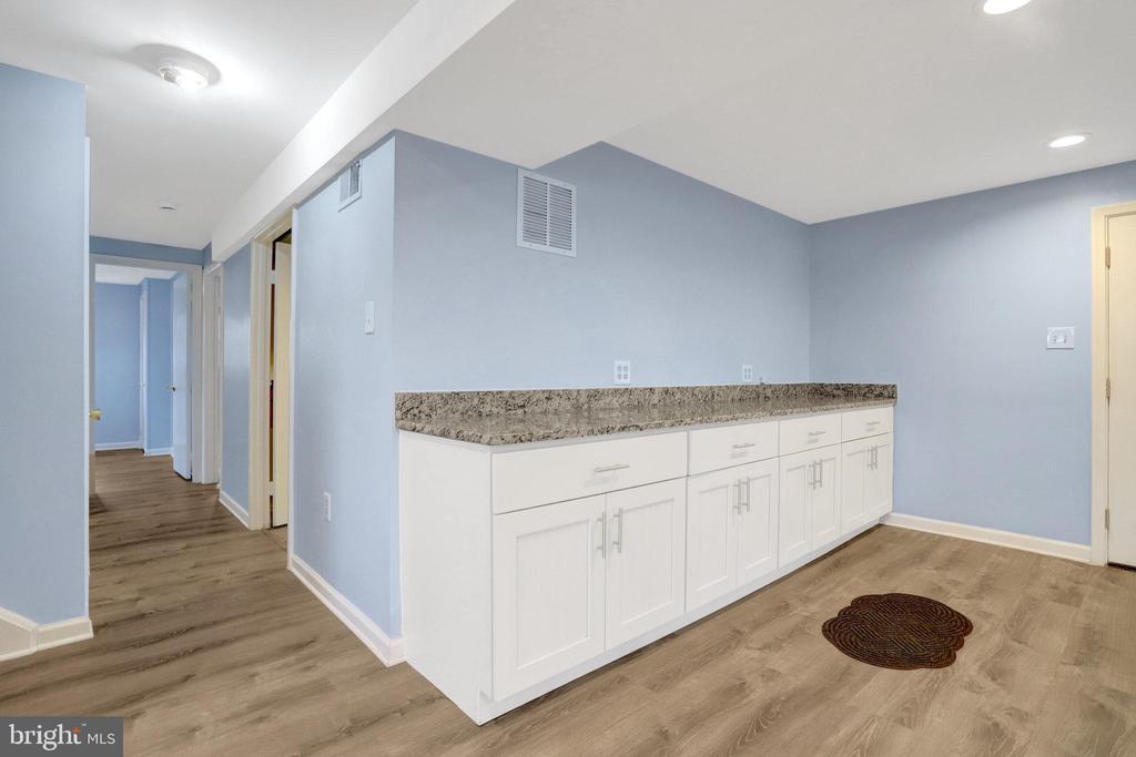 6109 LARKSPUR DRIVE