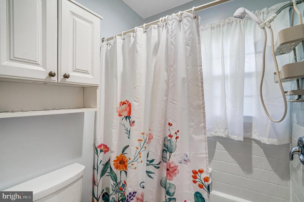 6109 LARKSPUR DRIVE