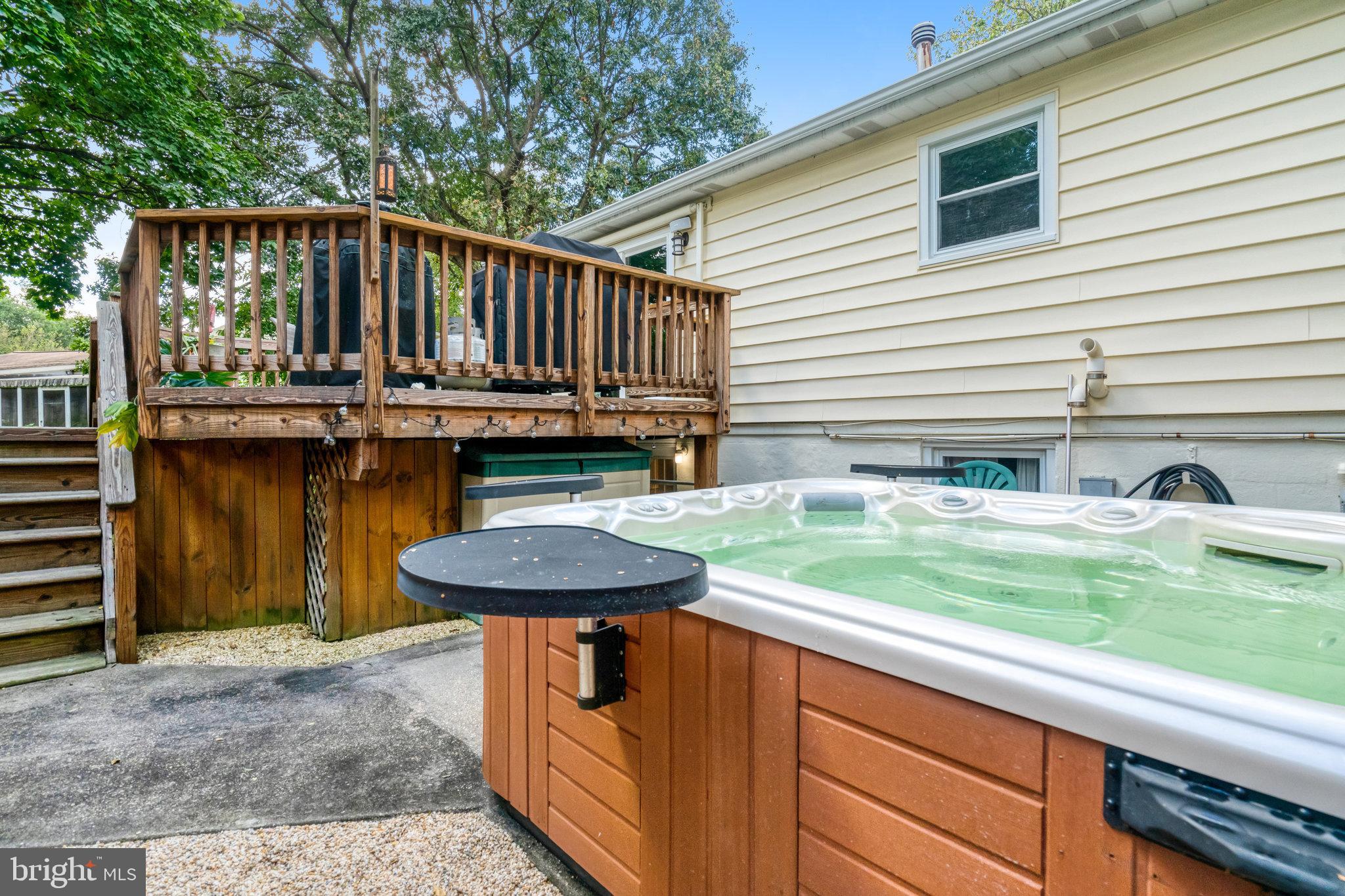 6109 LARKSPUR DRIVE