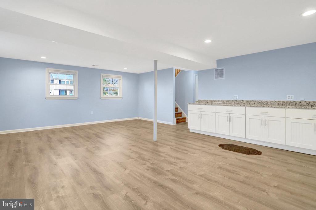 6109 LARKSPUR DRIVE