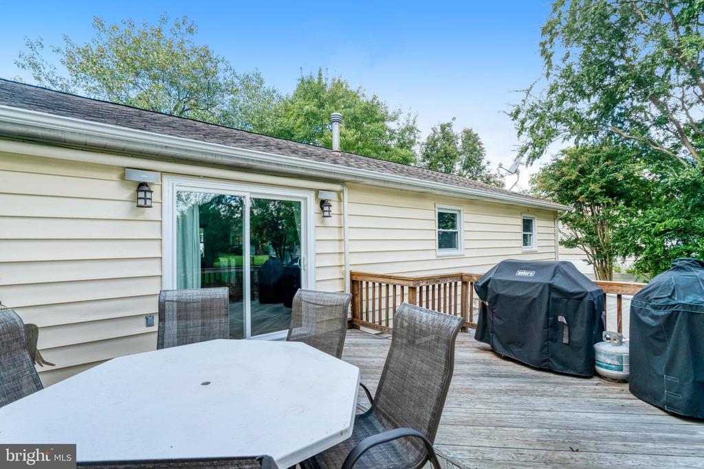 6109 LARKSPUR DRIVE