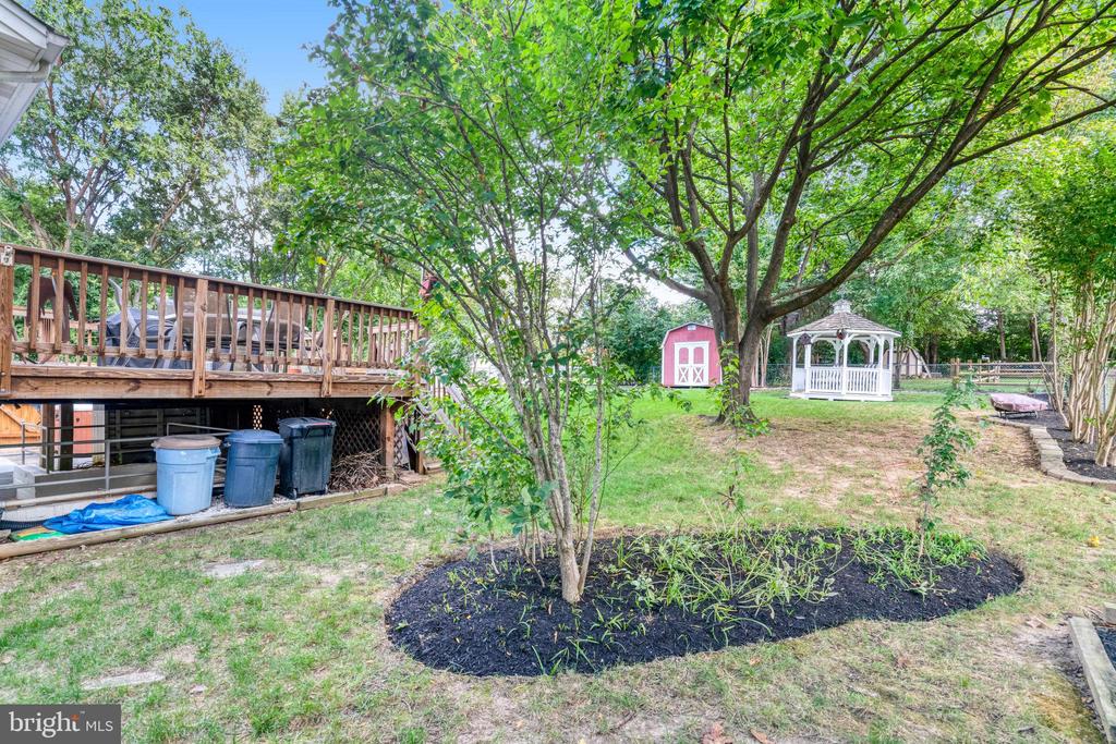 6109 LARKSPUR DRIVE