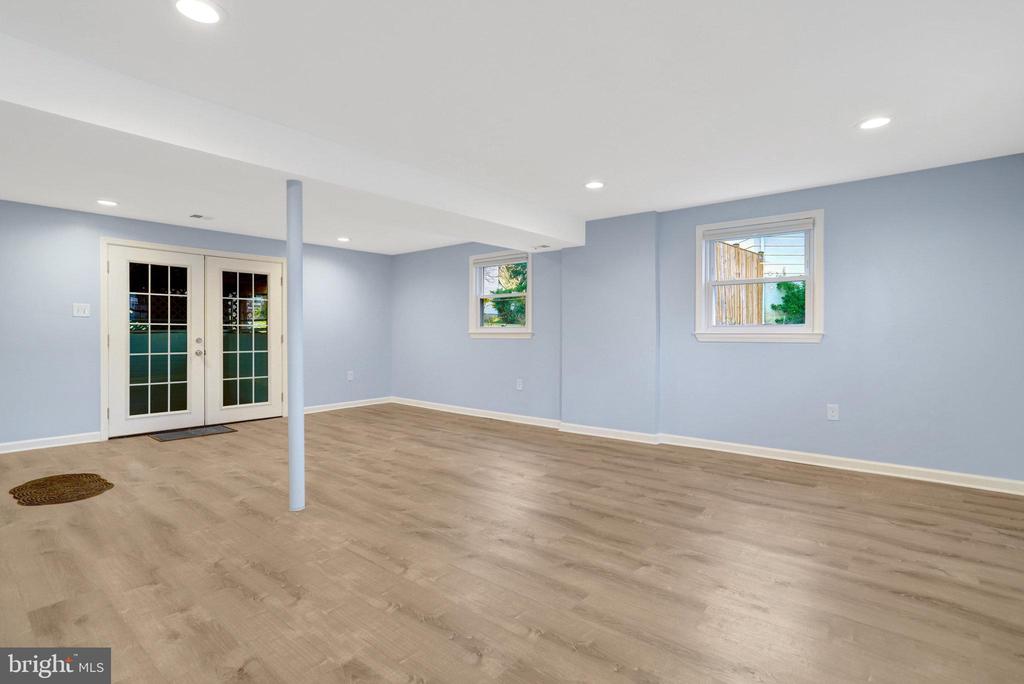 6109 LARKSPUR DRIVE