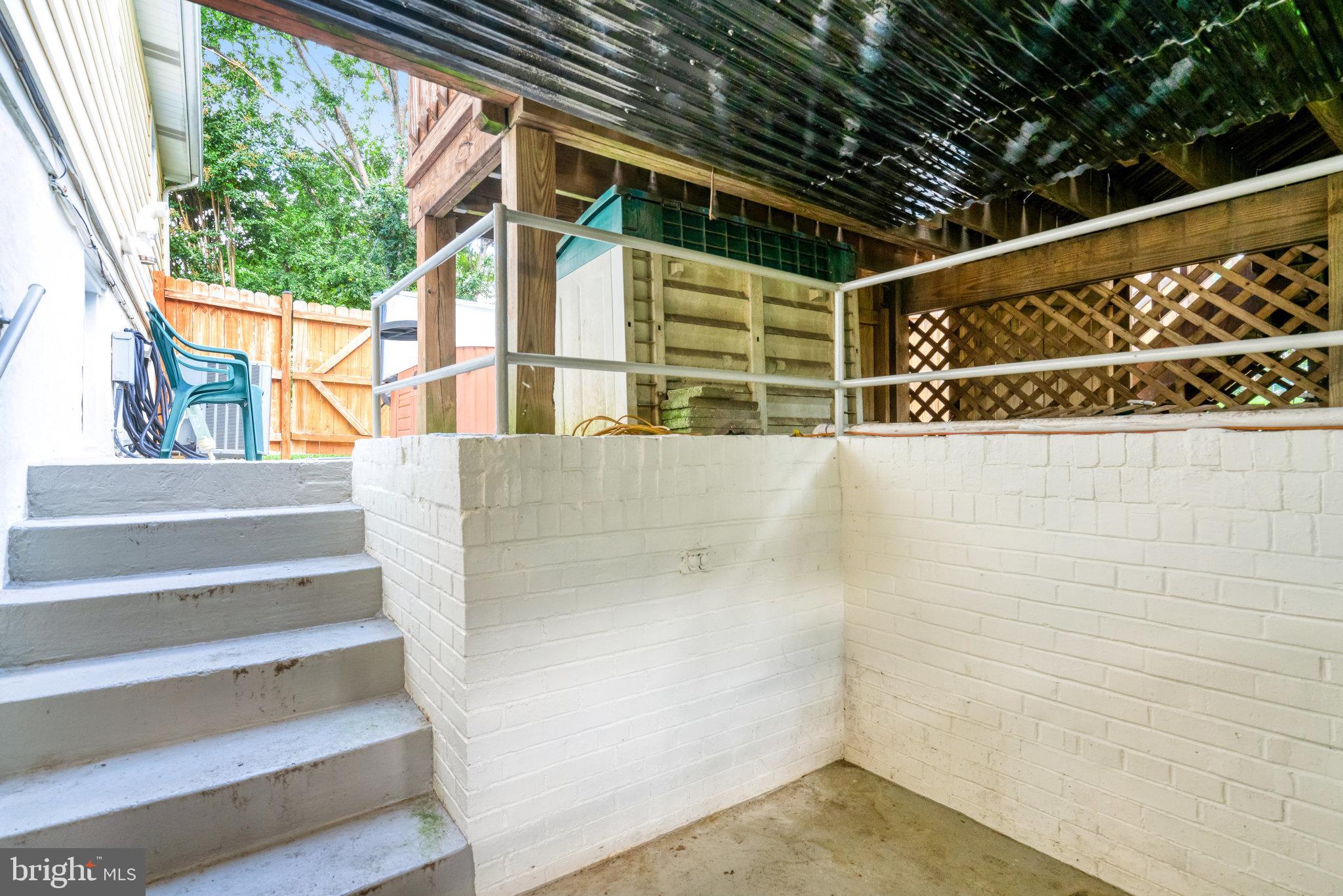 6109 LARKSPUR DRIVE