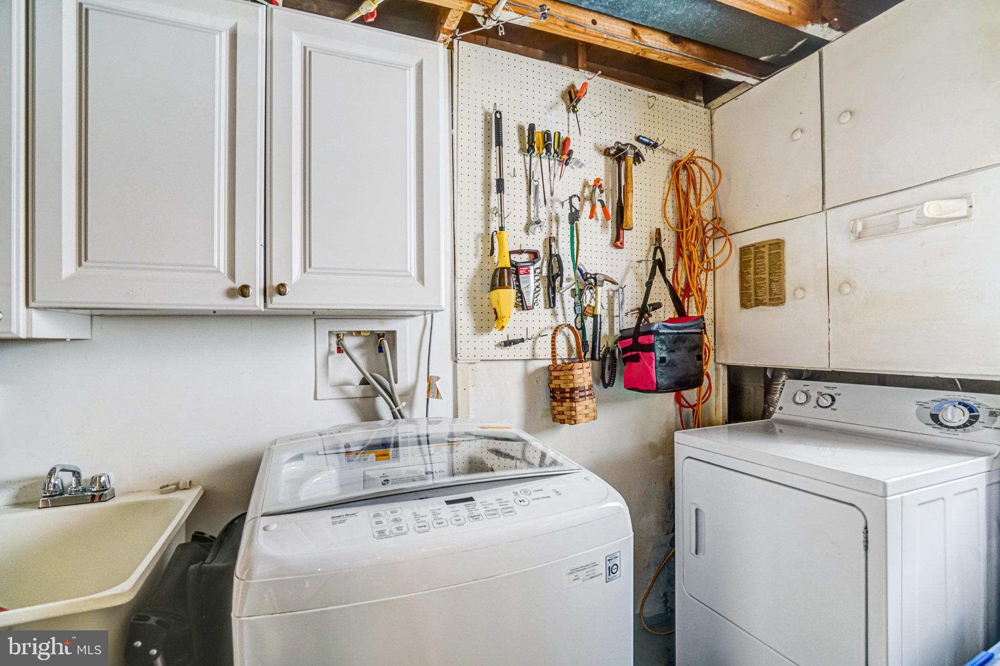 6109 LARKSPUR DRIVE