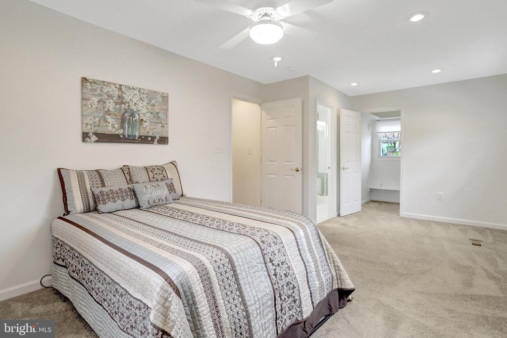 6109 LARKSPUR DRIVE