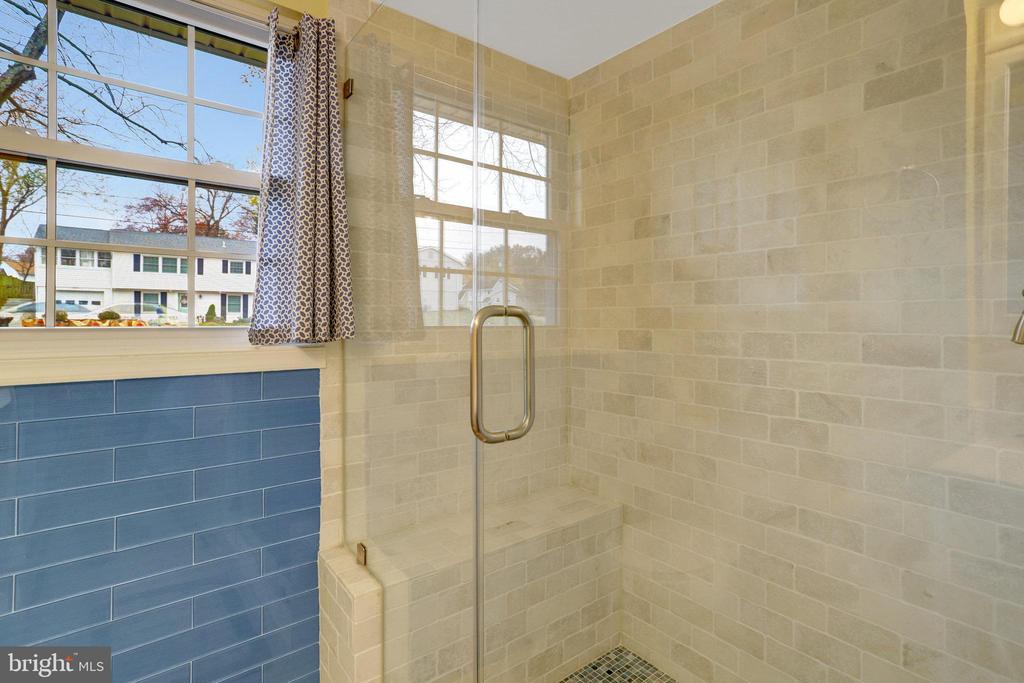 6109 LARKSPUR DRIVE