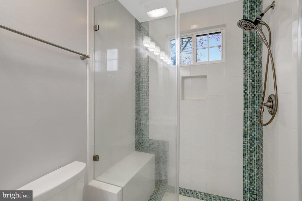 6109 LARKSPUR DRIVE