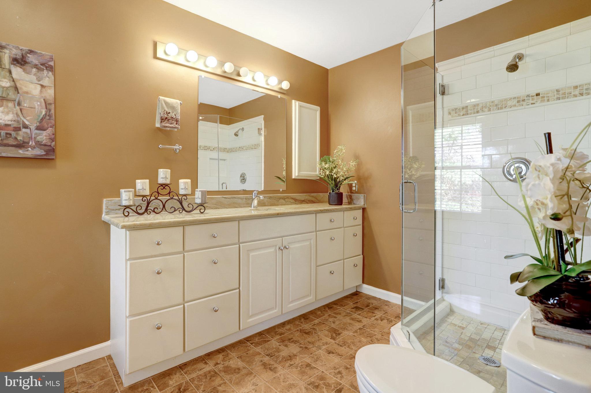 6122 OLD BRENTFORD COURT