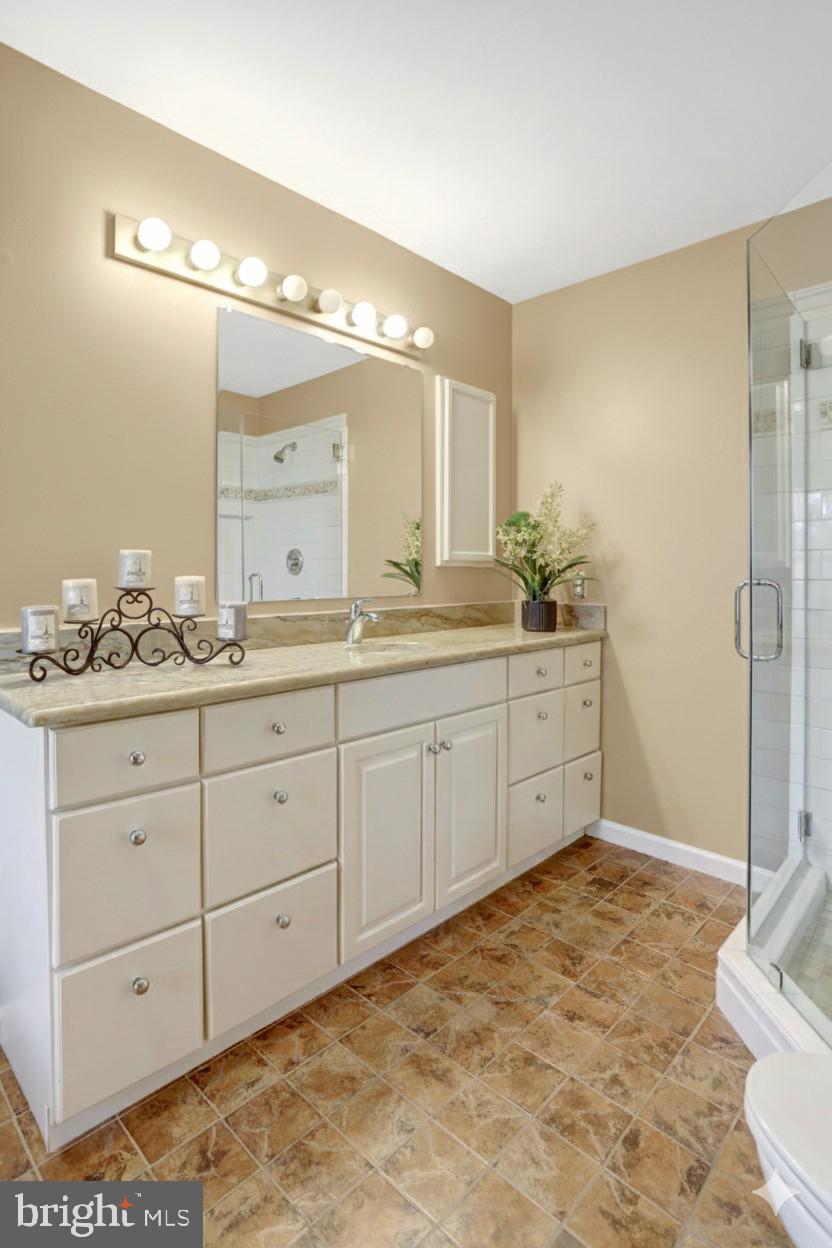 6122 OLD BRENTFORD COURT