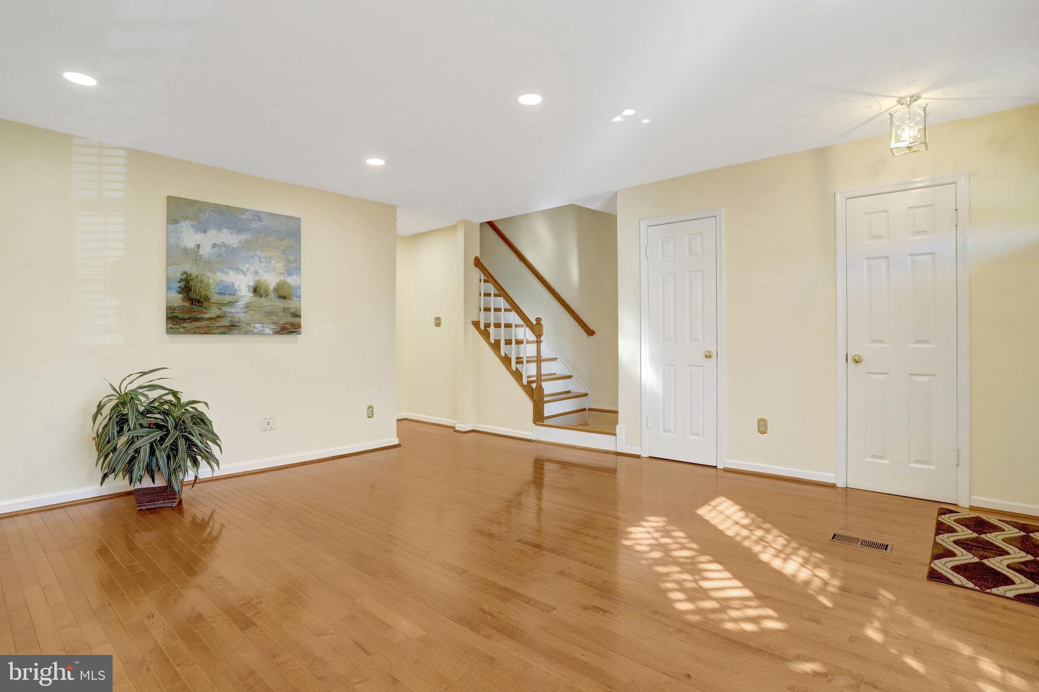 6122 OLD BRENTFORD COURT