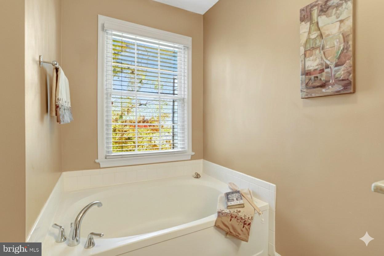 6122 OLD BRENTFORD COURT