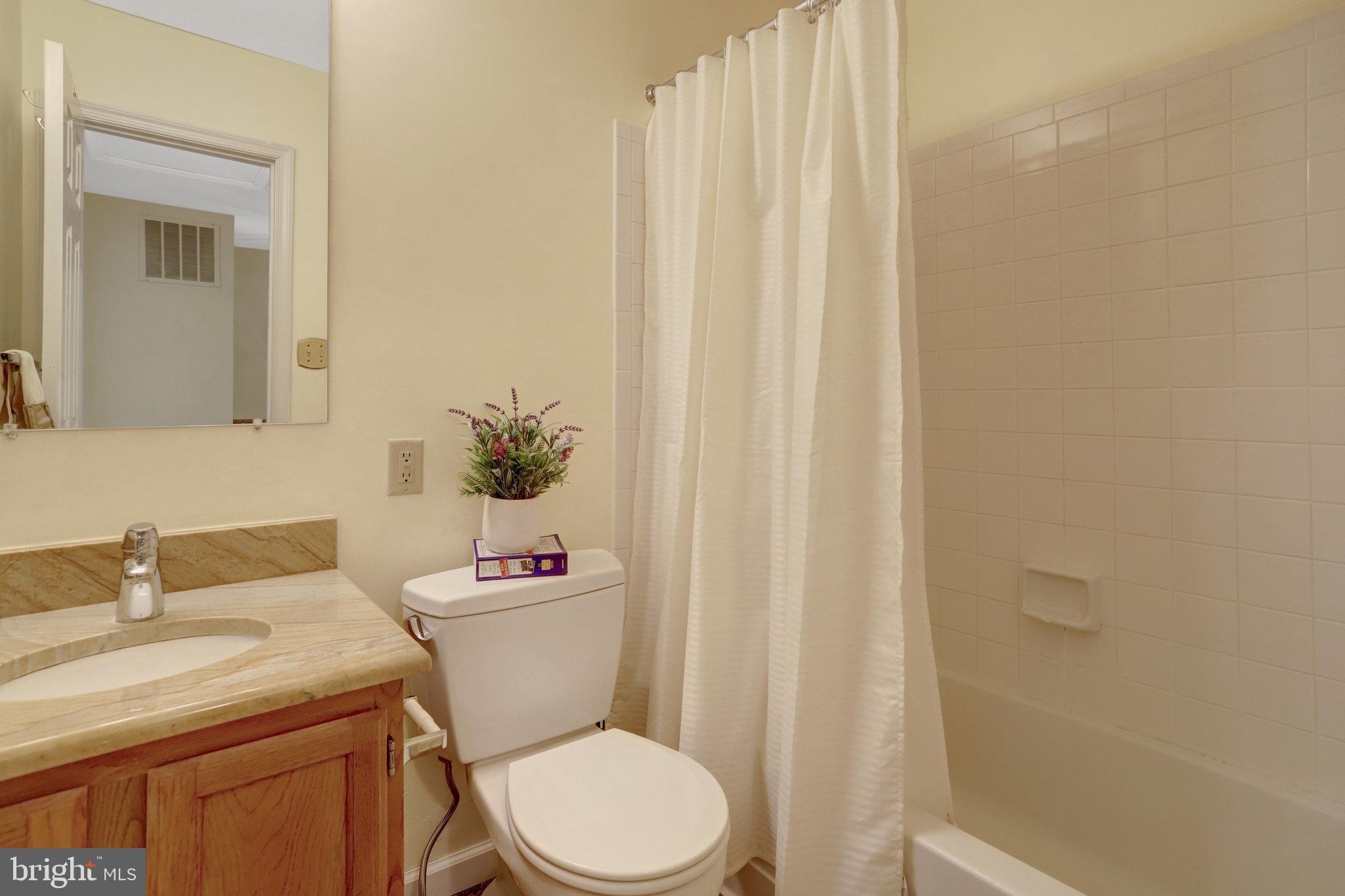 6122 OLD BRENTFORD COURT