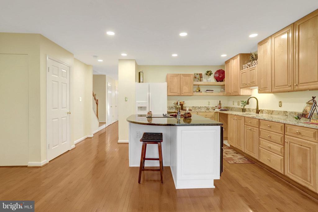 6122 OLD BRENTFORD COURT