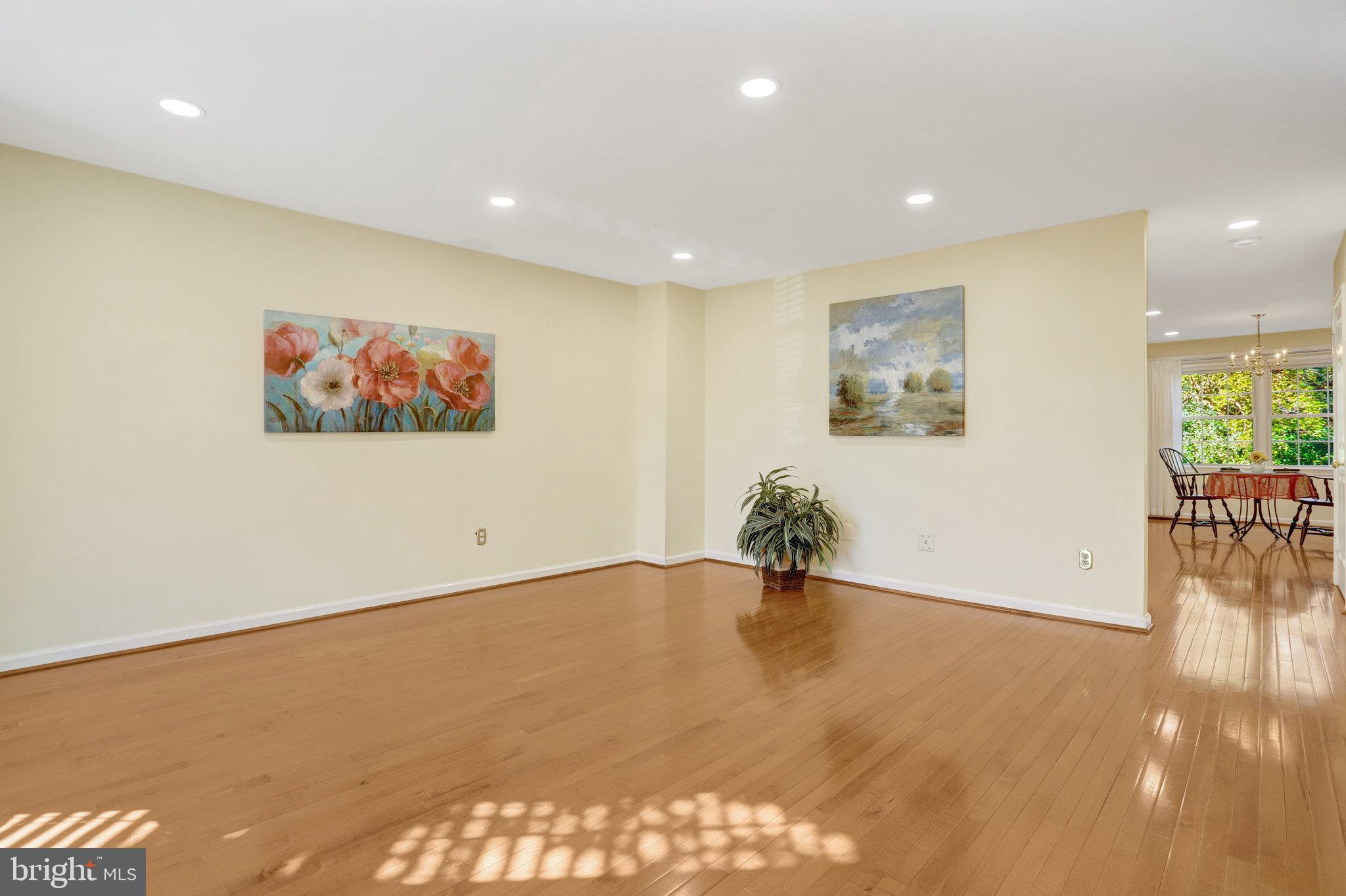 6122 OLD BRENTFORD COURT