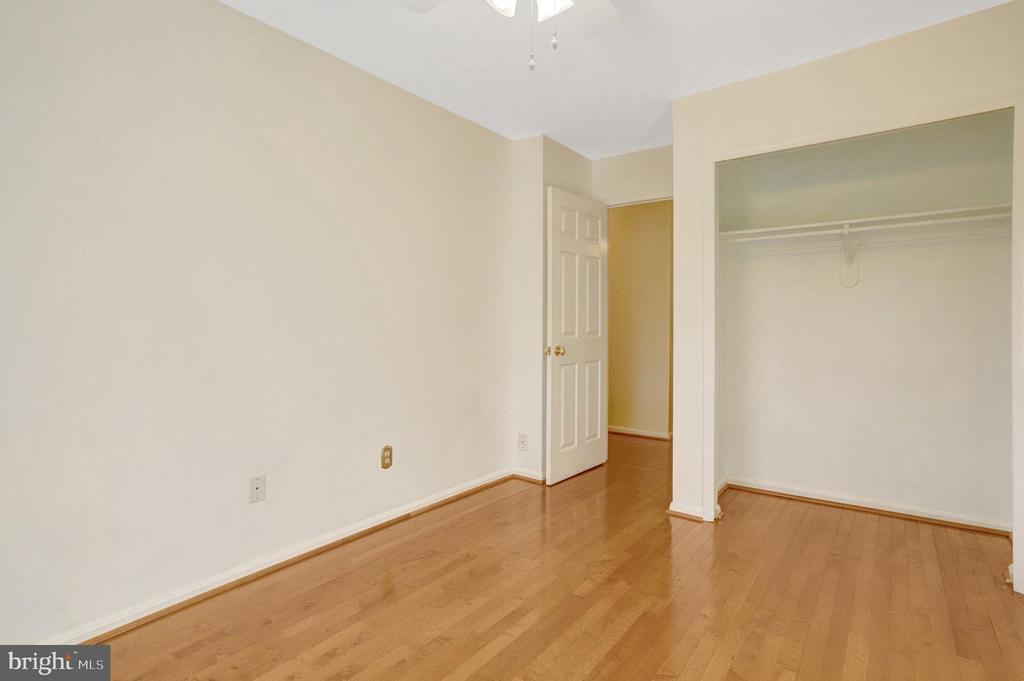 6122 OLD BRENTFORD COURT