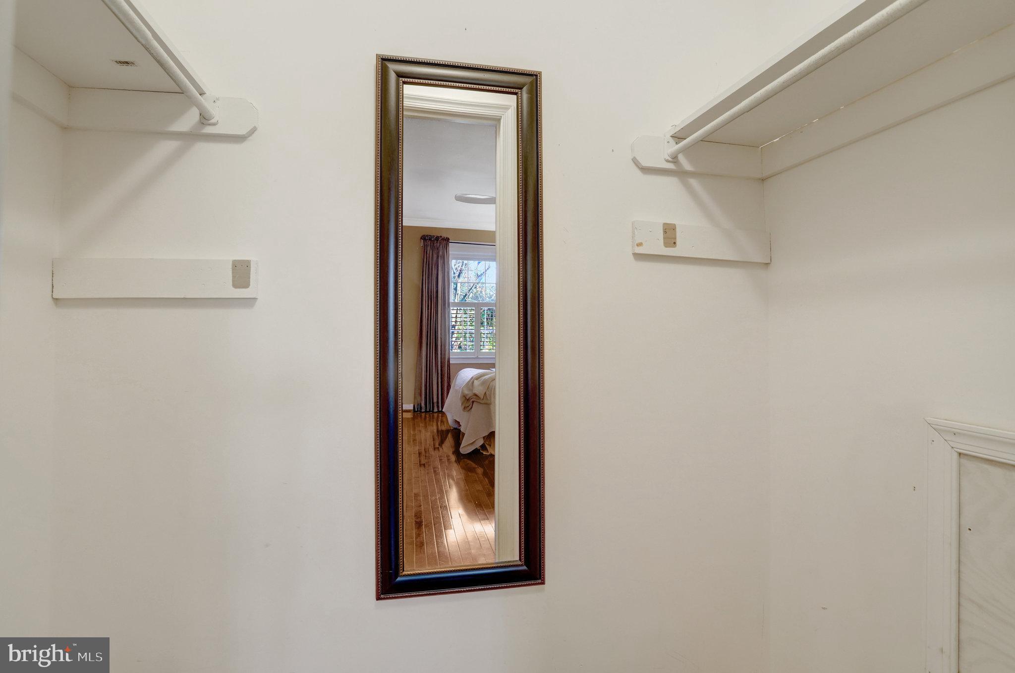 6122 OLD BRENTFORD COURT