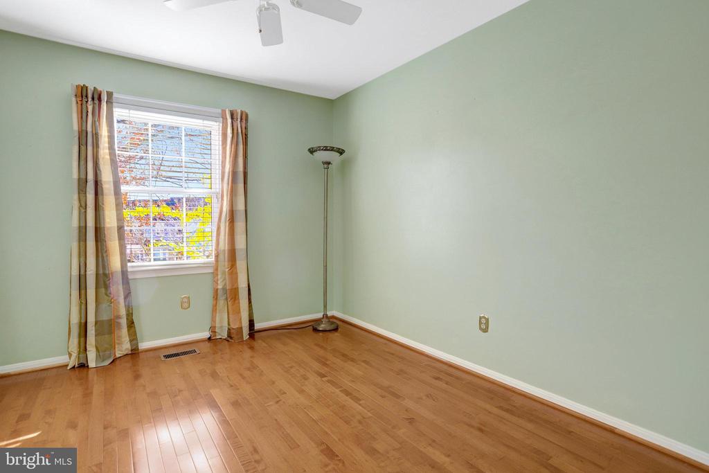 6122 OLD BRENTFORD COURT