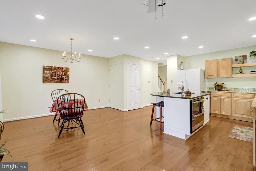 6122 OLD BRENTFORD COURT