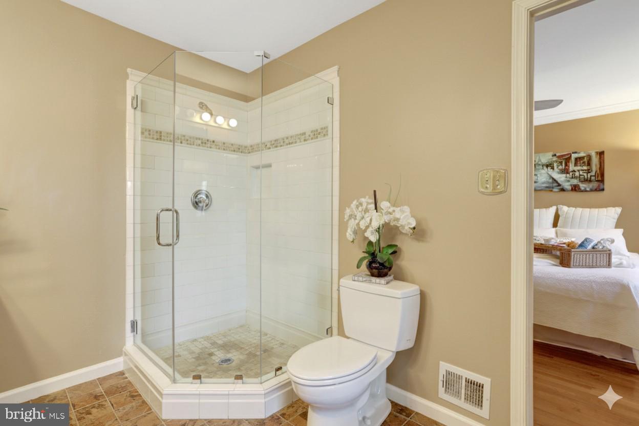 6122 OLD BRENTFORD COURT