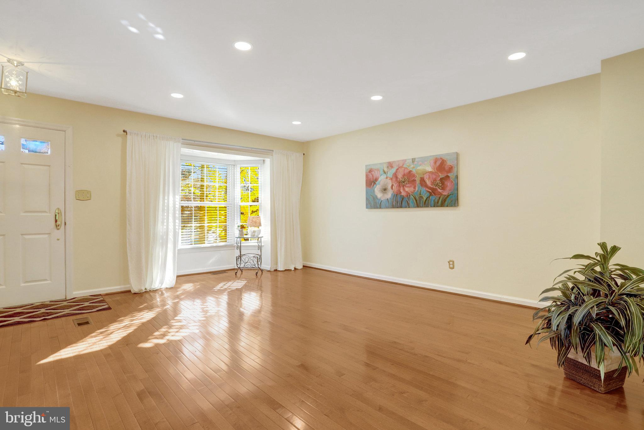 6122 OLD BRENTFORD COURT