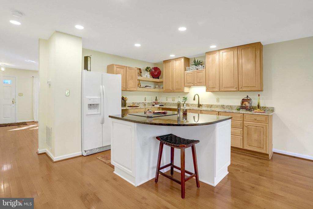 6122 OLD BRENTFORD COURT