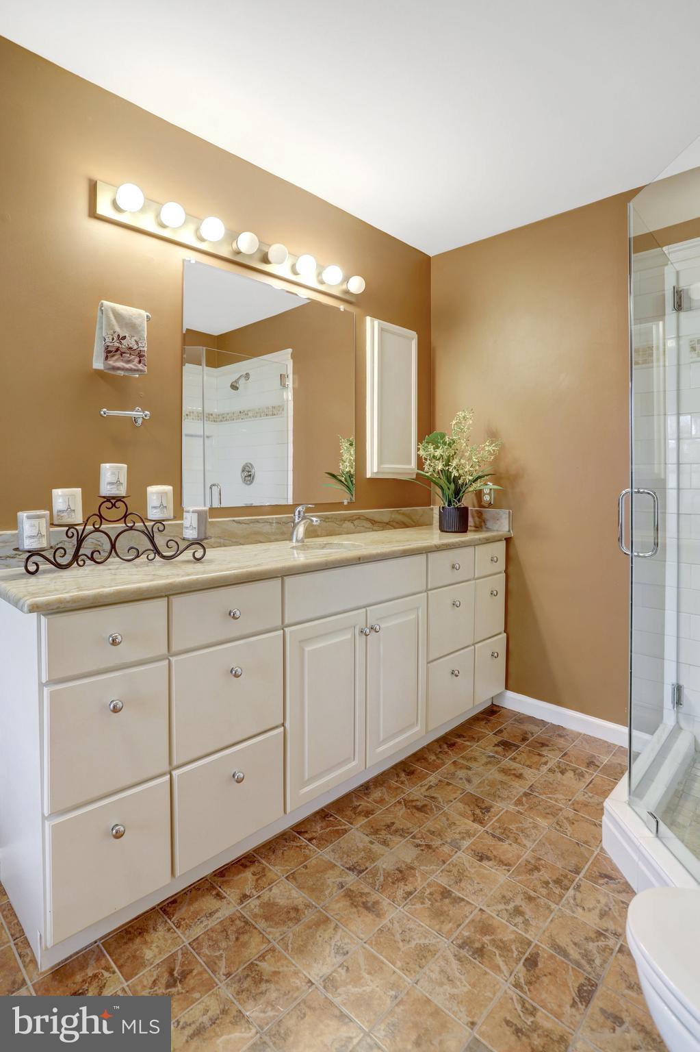 6122 OLD BRENTFORD COURT