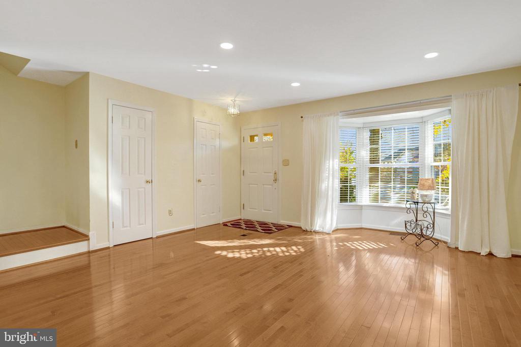 6122 OLD BRENTFORD COURT