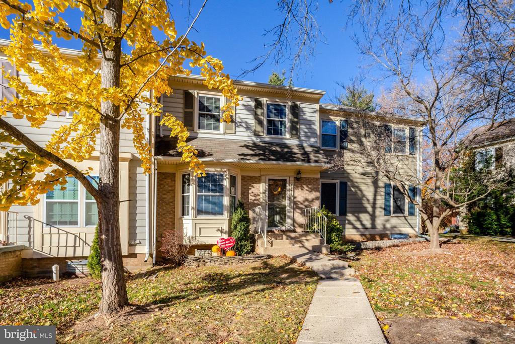 6122 OLD BRENTFORD COURT